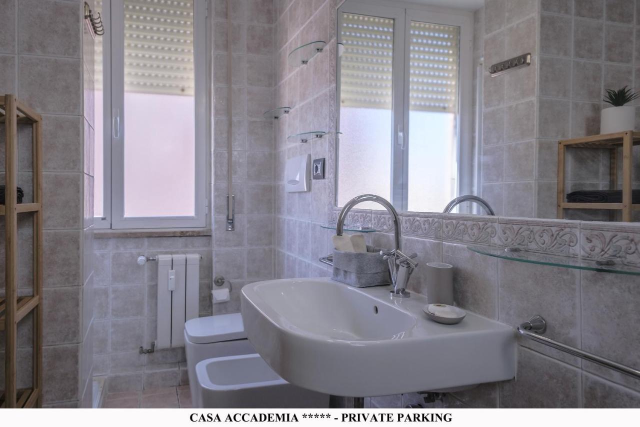 Elegante Casa Accademia ***** - Private Parking Livorno Exterior photo
